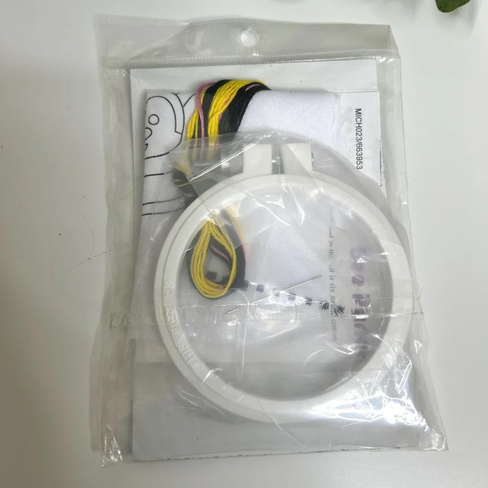 Loops & Threads Bee Punch Needle Kit 3.5